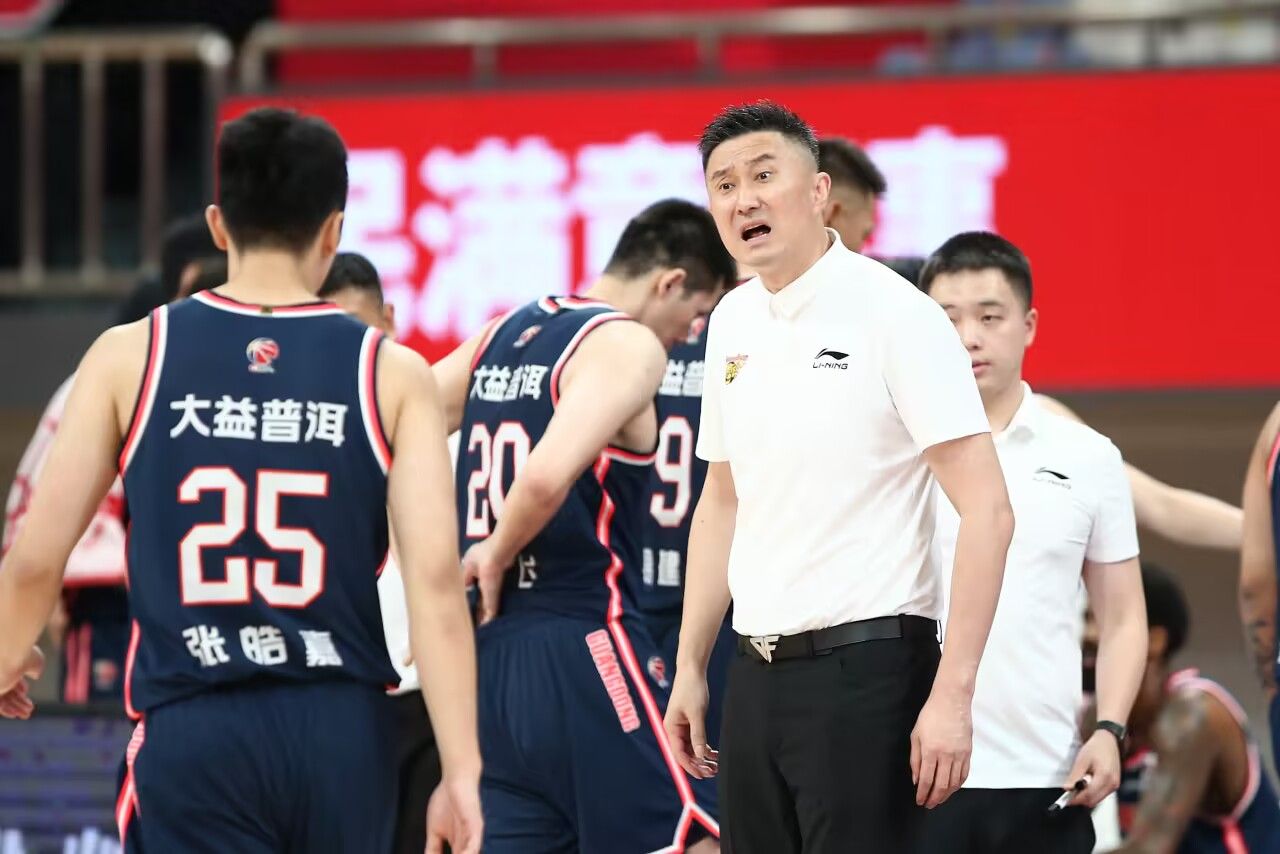 多名核心缺席！杜锋：希望年轻人在场上更放得开，勇于承担责任